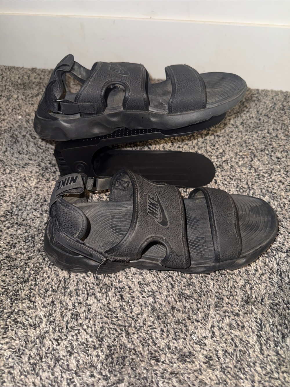 Nike Owaysis Women’s Size 10 Black Triple Black Adjustable Sport Sandals